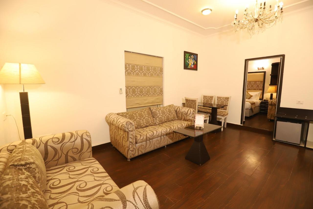 Hotel Capitol Hills Greater Kailash Delhi Neu-Delhi Exterior foto