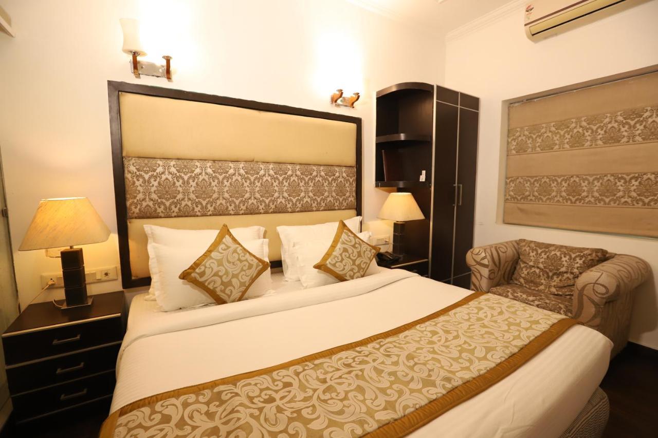 Hotel Capitol Hills Greater Kailash Delhi Neu-Delhi Exterior foto